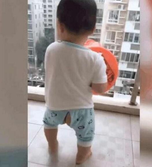 成人踩踏凳子视频大全集,揭秘成人踩踏凳子惊险瞬间大盘点