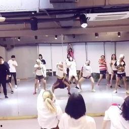 可爱成人齐舞视频,可爱成人齐舞视频燃情上演