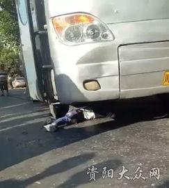 小男孩成人汽车视频